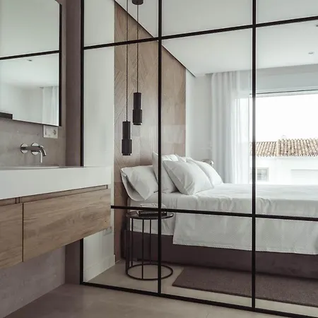 Villa Exclusive House Located In Prime Location Marbella